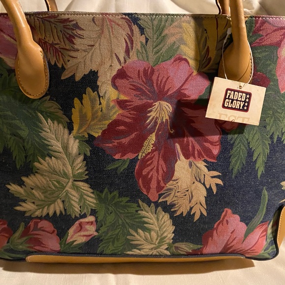 Floral design hand bag, new! - Picture 2 of 6